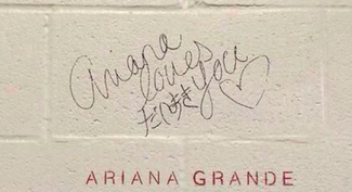 Authentic Ariana Grande  Autograph Exemplar