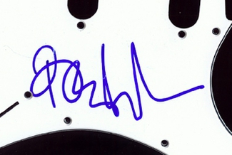 Authentic Barry Manilow  Autograph Exemplar