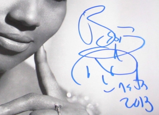 Authentic Aretha Franklin  Autograph Exemplar