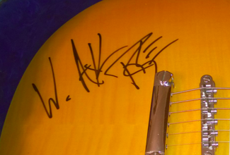 Authentic Axl Rose  Autograph Exemplar